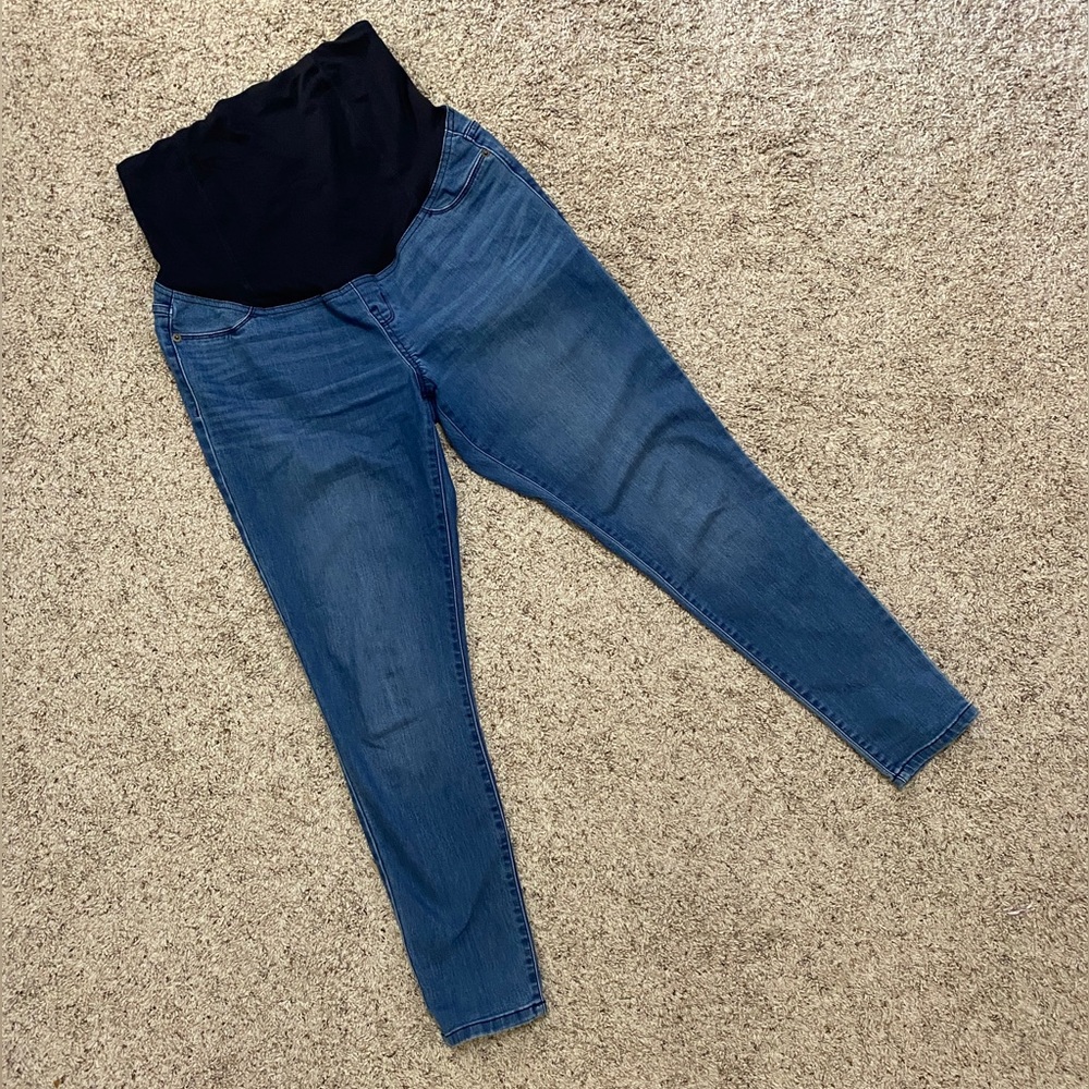 Isabel by Ingrid and Isabel maternity jeggings